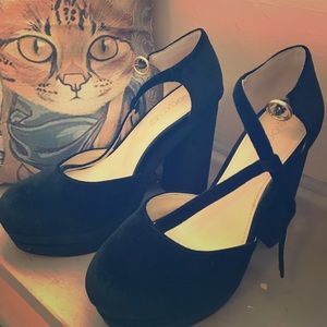 New York and Company Eva Mendez Block Heels